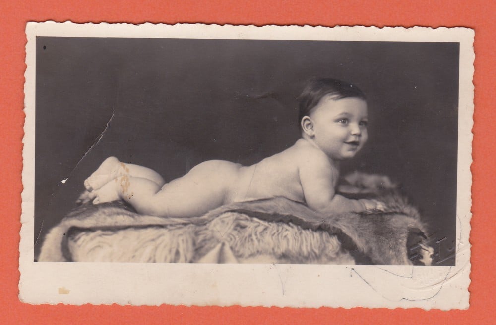Fotografie: Fotografie cu un copil de 8 luni, Foto Lux Grivița, București, 1936