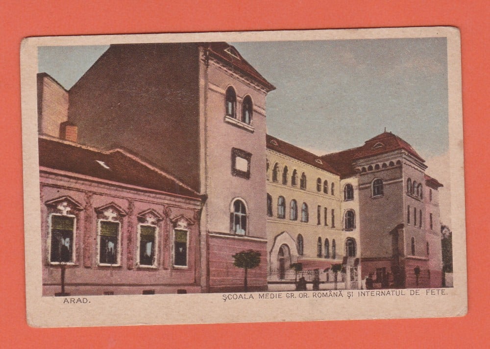 Fotografie: Carte poștală „Arad — Școala medie gr.-or. română și internatul de fete”