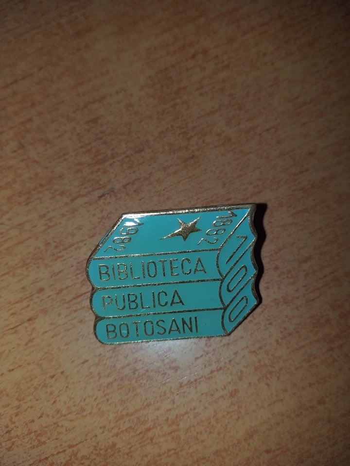 Fotografie: Insignă Biblioteca Publică Botoșani