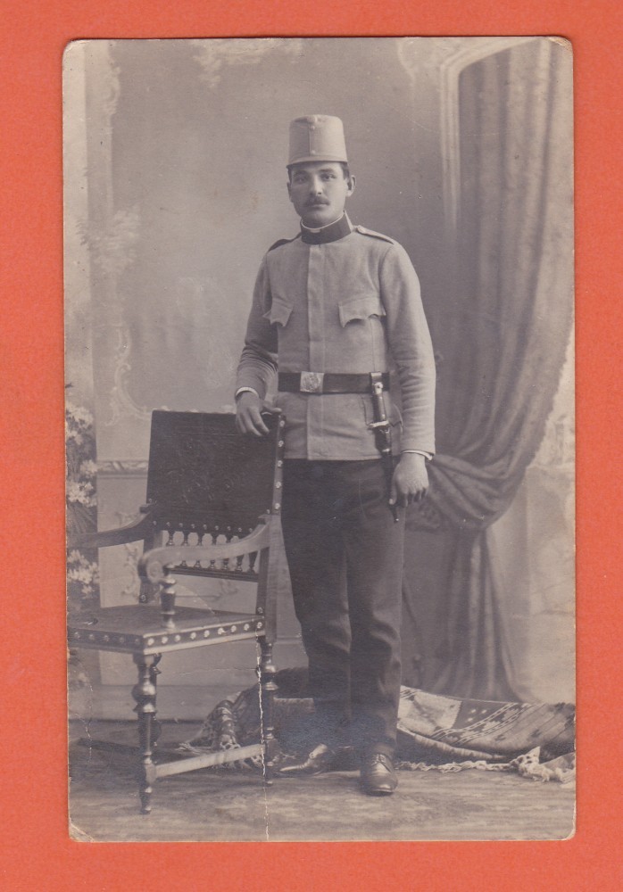 Soldat român în uniformă austro-ungară, 1912 — fotografie de atelier, Ferdinand Straub, Cernăuți